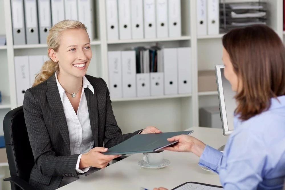 中国汽车流通协会：7月份汽车经销商综合库存系数为1.35 环比下降4.9%